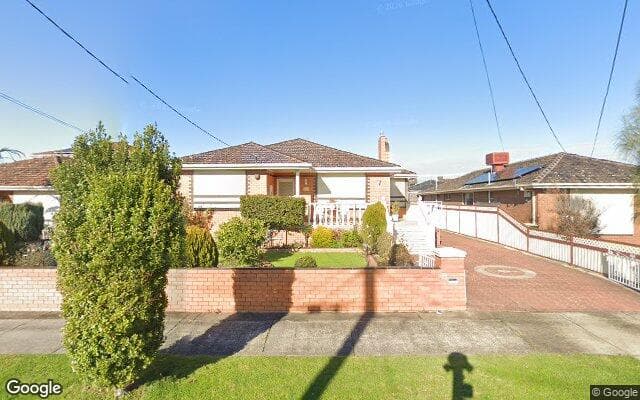 91 Curtin Avenue