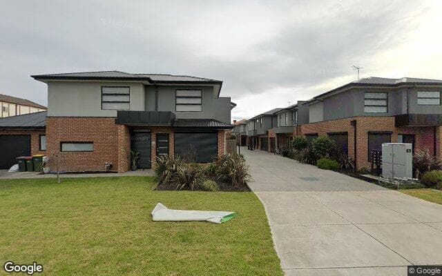 2/125 Duffy Street