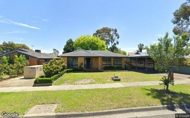 16 Hurlstone Crescent