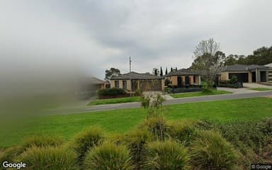 27 Obrien Parade, Pakenham VIC 3810