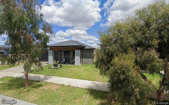 18 Charolias Ct, Ascot