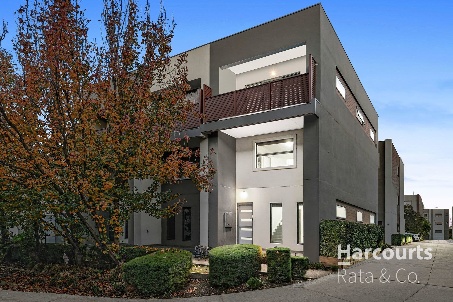 Tri-Level Townhouse In Prime Wollert Location